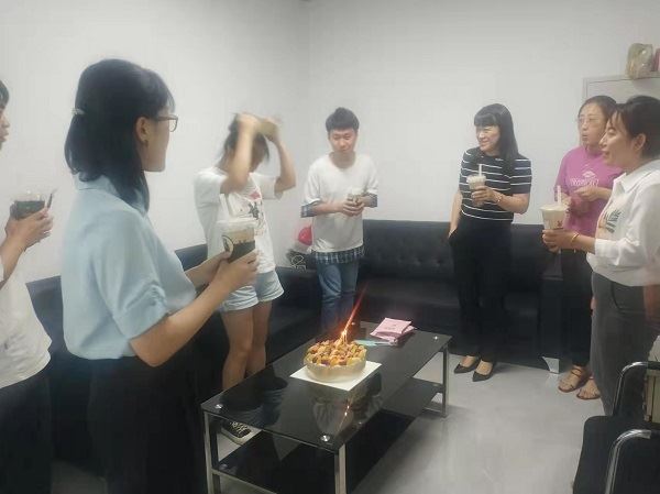 Festa de aniversário dos funcionários | Obrigado por tê-lo, com carinho